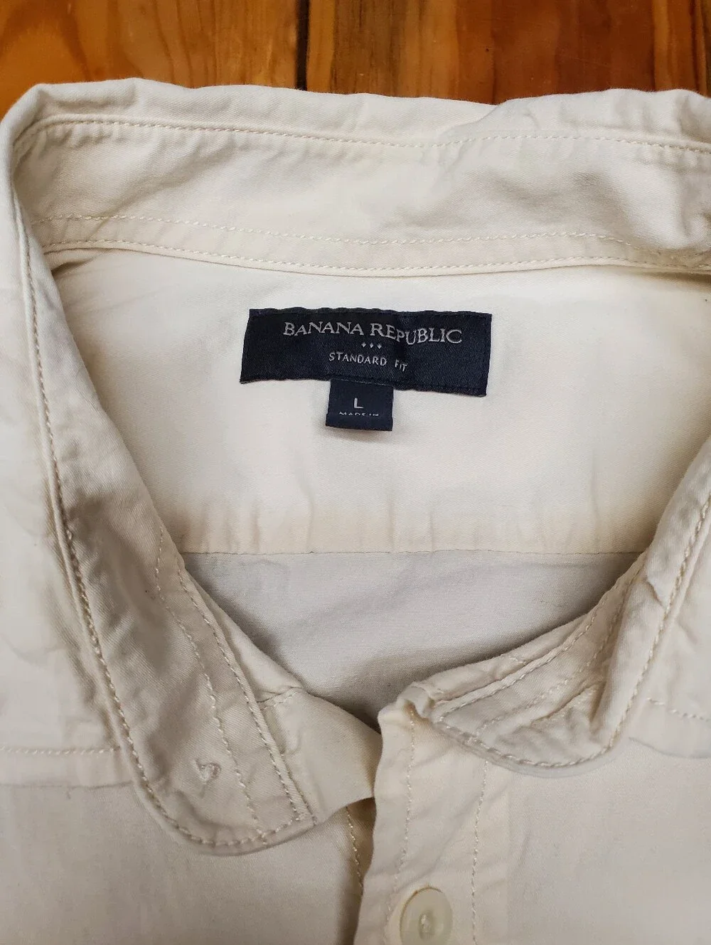 Banana Republic Standard Fit Cream Safari Button Down Shirt Men Large 97% Cotton